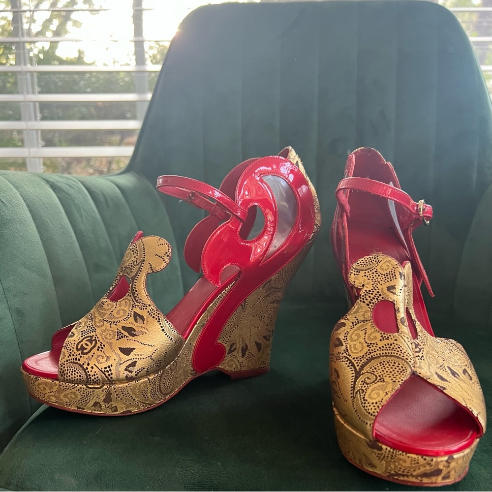 CHANEL "Runway" Metallic Gold/Red & "CC" Heels